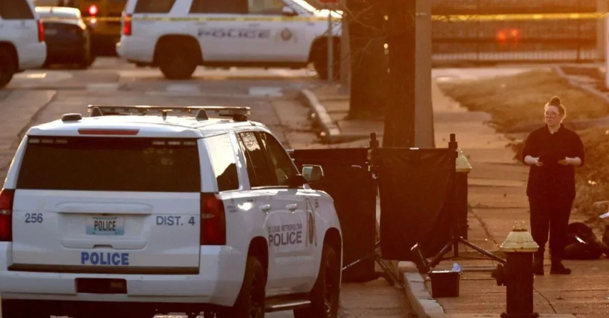 Man Shoots A Guy Who Was Trying To Steal His Car At Gas Station